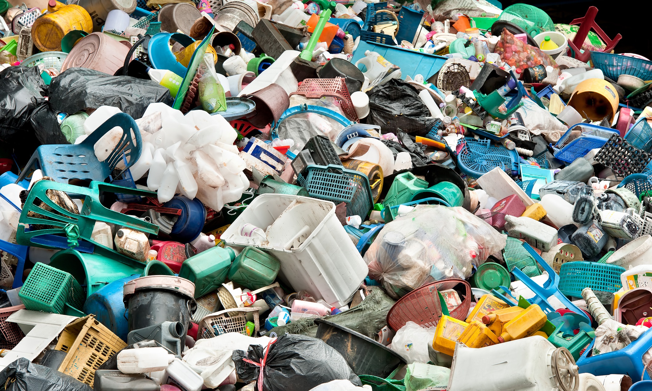 Oxford scientists launch ambitious roadmap for a circular carbon plastics economy | University of Oxford