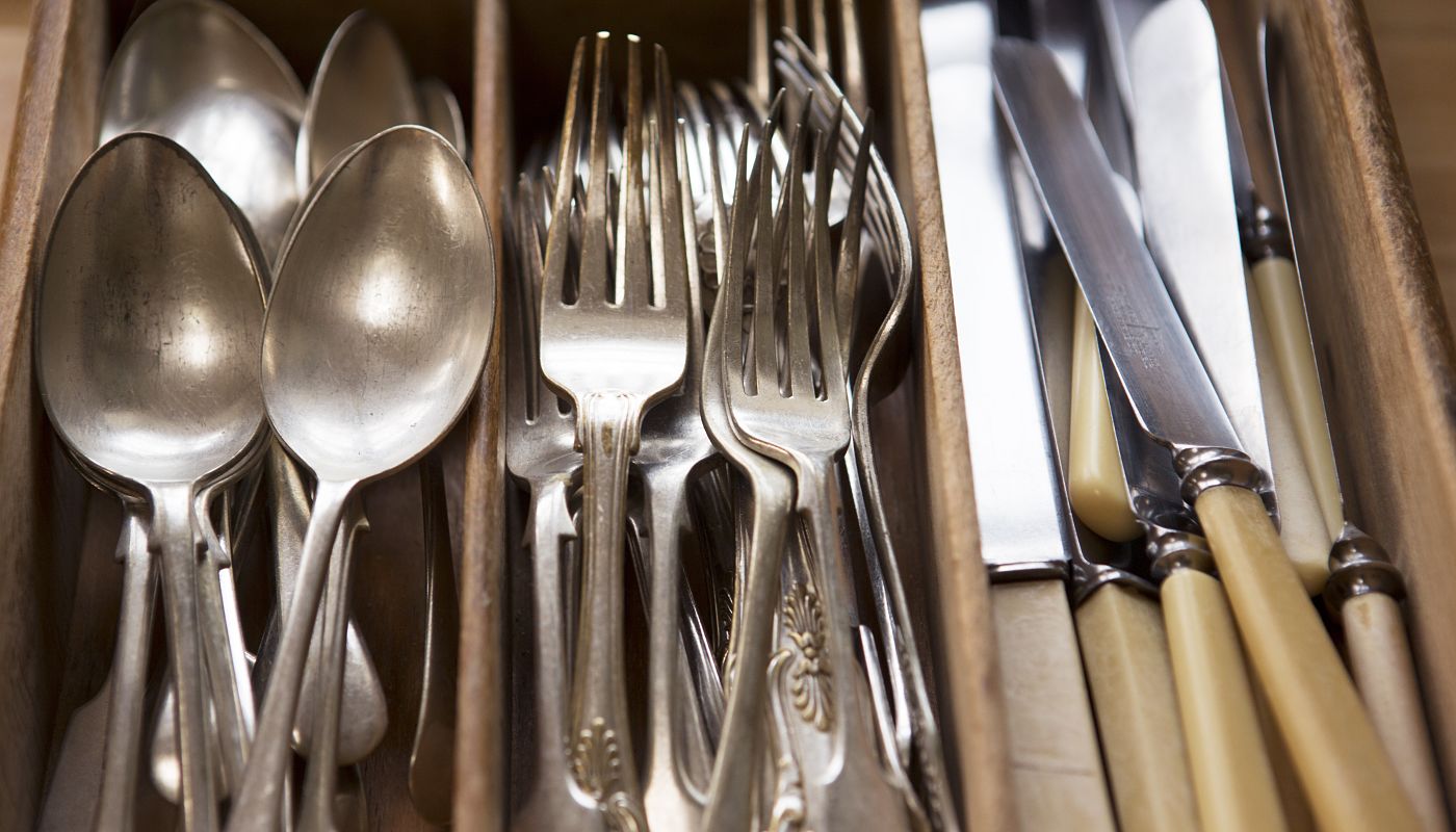 Heavy cutlery 'enhances the enjoyment of food'