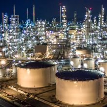 shutterstock_oil refinery_cro