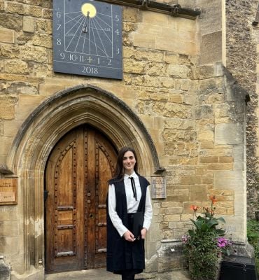 Oxford student Doruntina Aruqaj in the grounds of an Oxford college. 