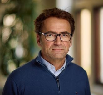 Head and shoulders image of Professor Jim Hall for Find an Expert