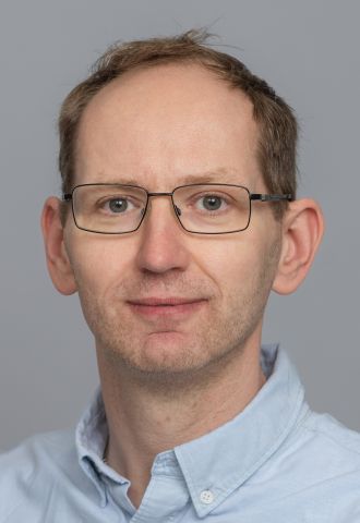 Head and shoulders image of Professor Standa Živný for Find an Expert