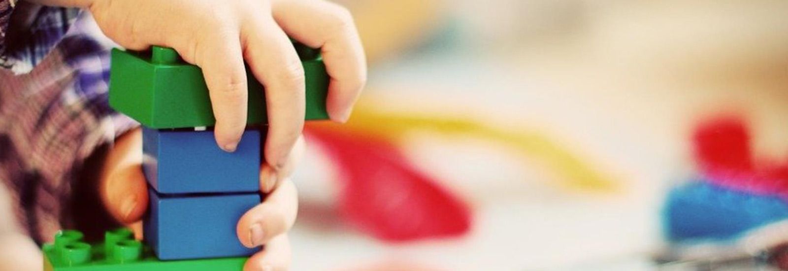 child and building blocks