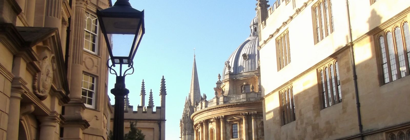 Sun outside the Bodleian Library
