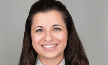 Headshot of Professor Daniela Ferreira
