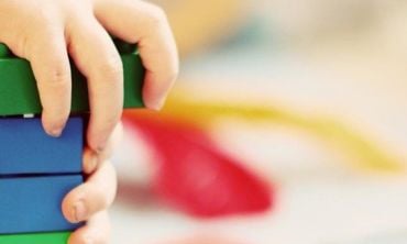 child and building blocks