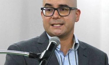 Professor Carlos Vargas-Silva