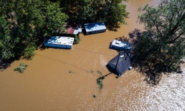 Flooded homes. Credit: RoschetzkylstockPhoto, Getty Images