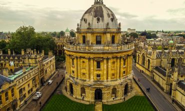 Image of the Radcliffe Camera building; part of the University of Oxford