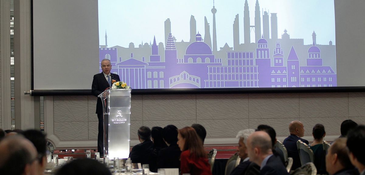 HRH Sultan Nazrin Shah, the Deputy King of Malaysia, speaks in Kuala Lumpur in support of a new Centre for Southeast Asian Studies at the University of Oxford.