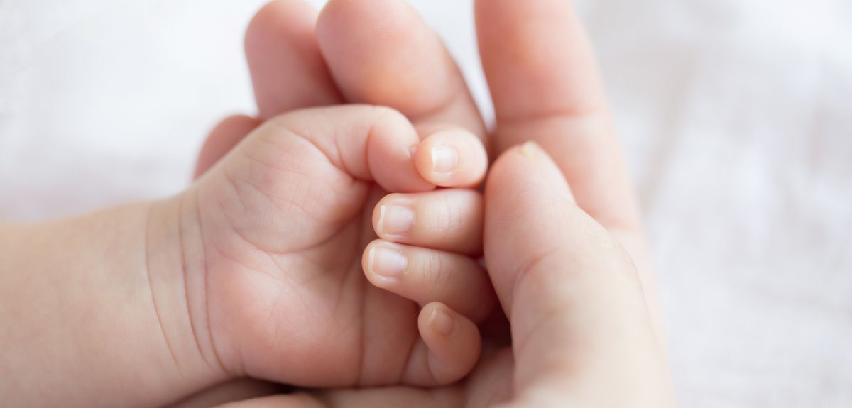 Gently stroking babies before medical procedures may reduce pain