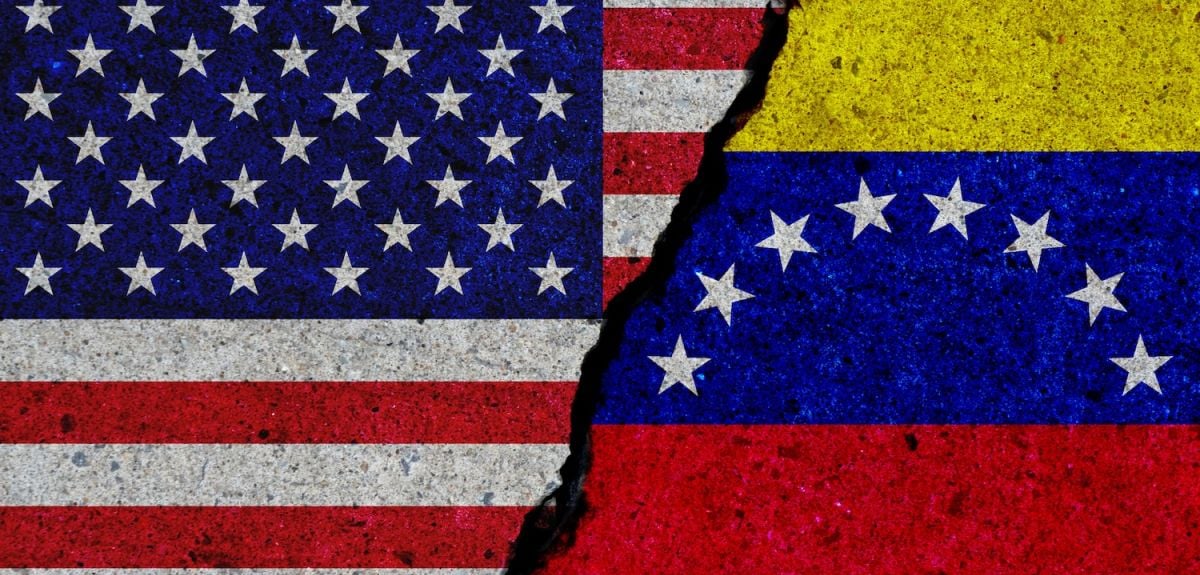 US and Venezuela flags. Credit: masterSergeant, Getty Images