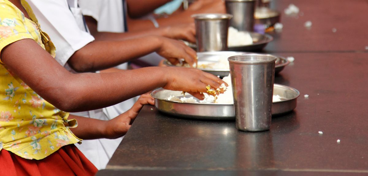 Midday Meal Scheme in Andhra Pradesh, India. Credit: Young Lives.