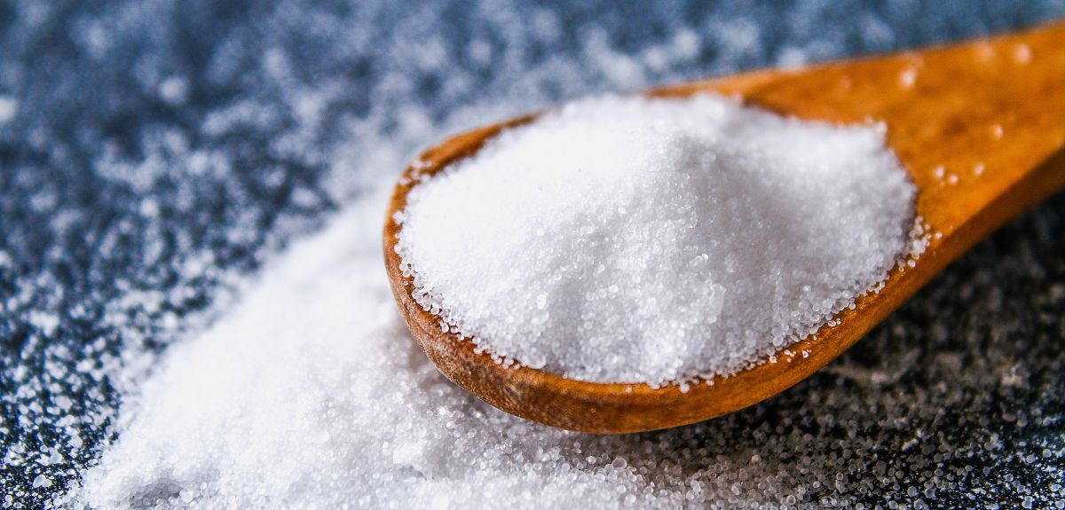 A new analysis led by the University of Oxford found that the food industry shows stalled progress towards reducing salt intakes. Photo credit: Shutterstock. 