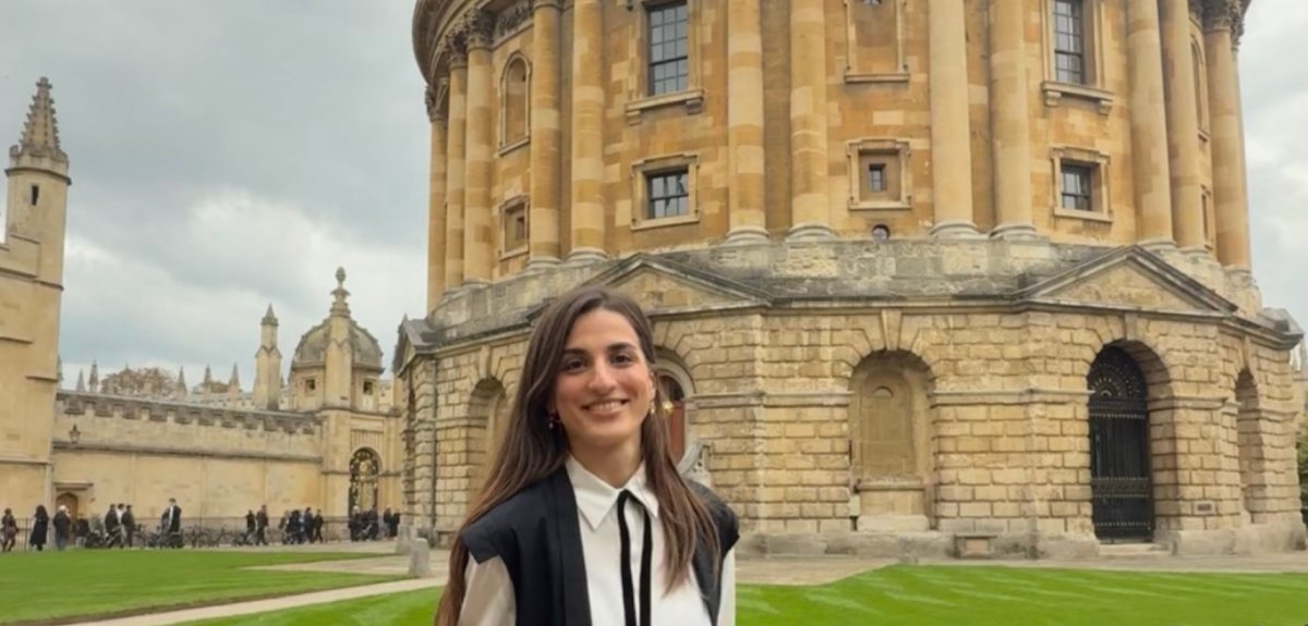 Oxford student Doruntina Aruqaj in front of the Radcliffe Camera