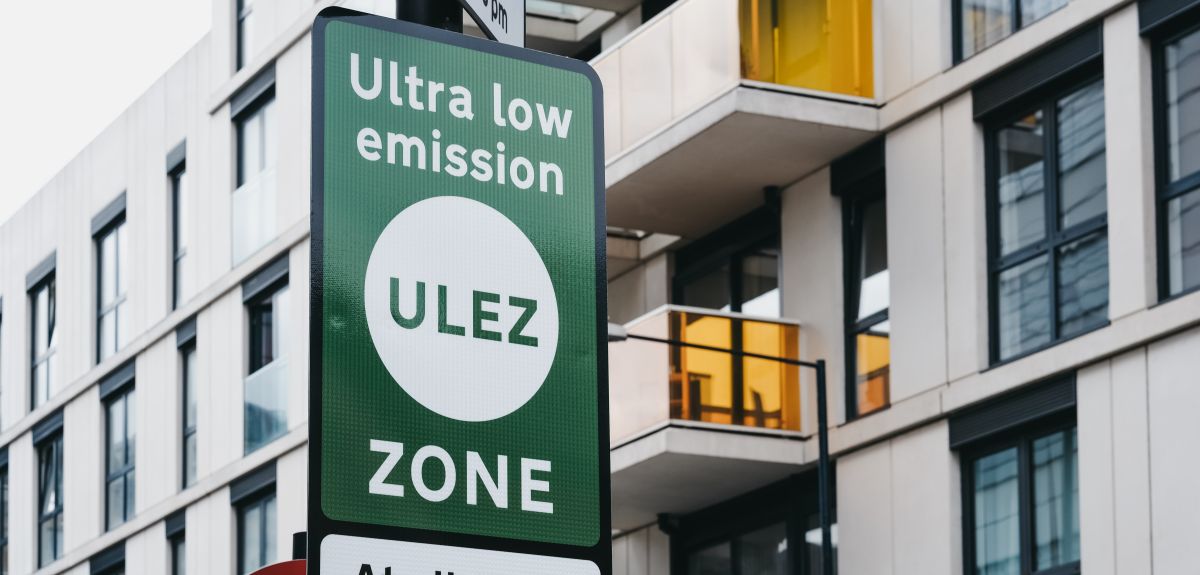 London low emission zone sign