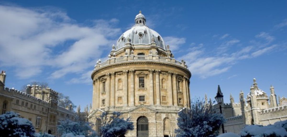 Radcliffe Camera in snow