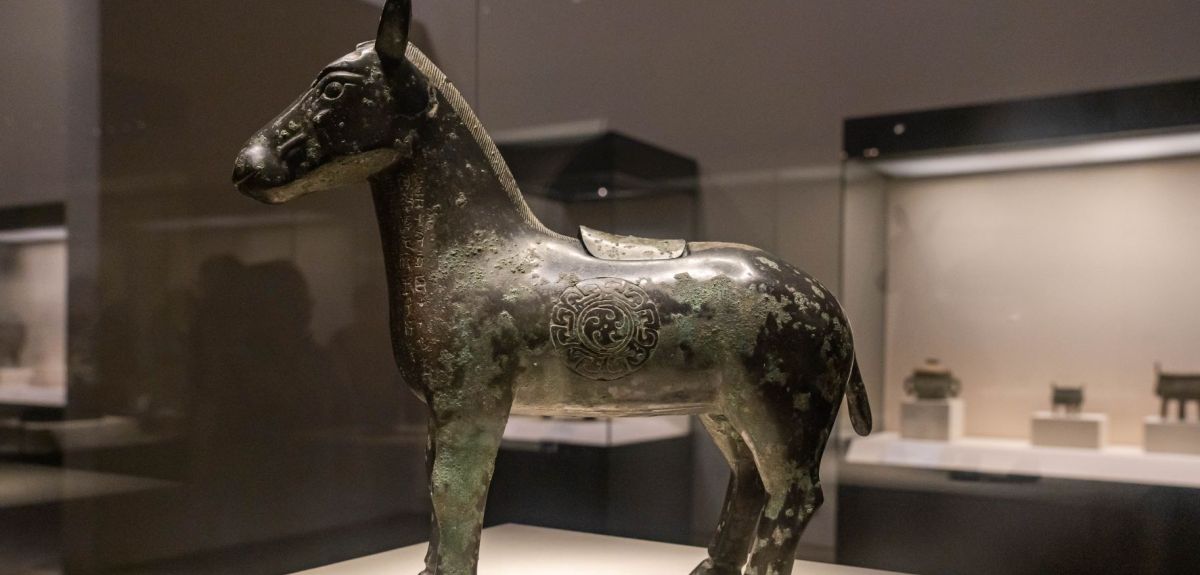 Professor Rawson has traced many borrowings from the steppe and Central Asia over the centuries of the Zhou dynasty (10th-3rd century BC). Most recently, she has focussed her attention on the horse